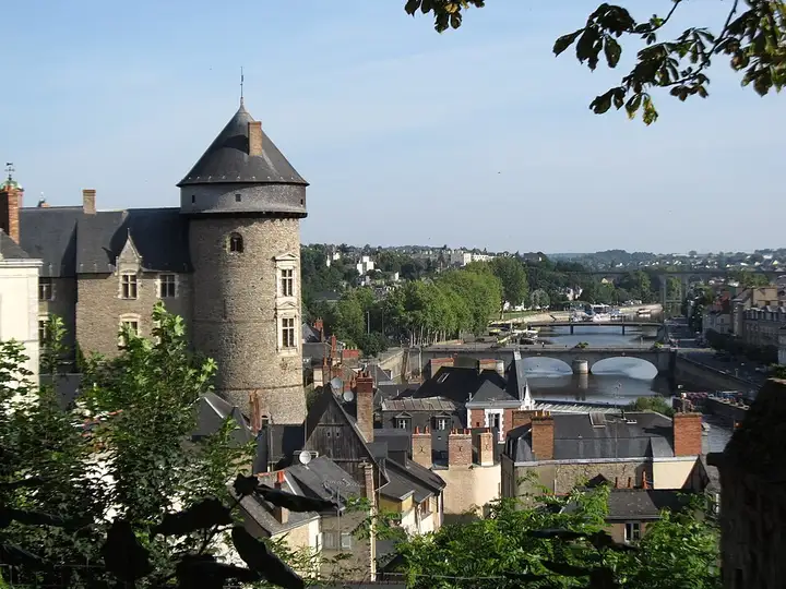Laval - week-end romantique