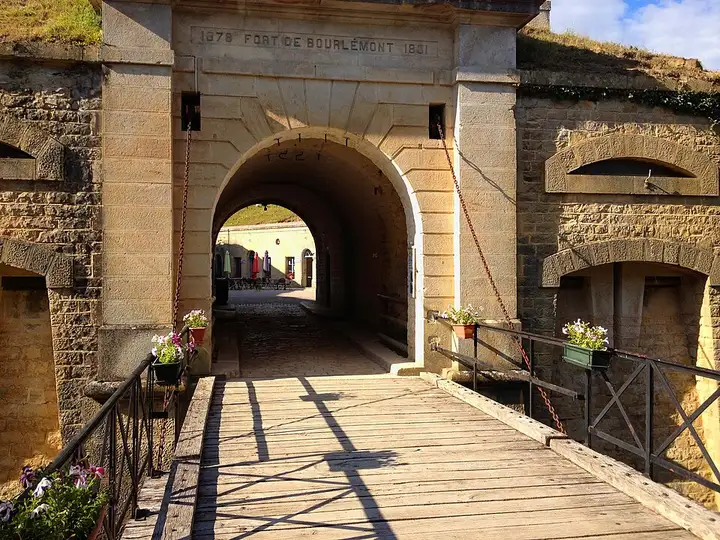 Mont-lès-Neufchâteau - week-end romantique