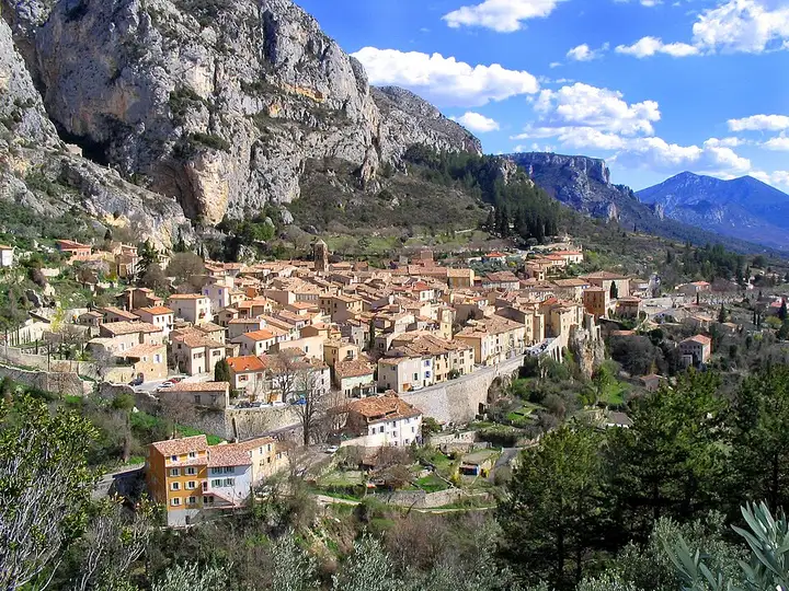 Moustiers-Sainte-Marie - week-end romantique