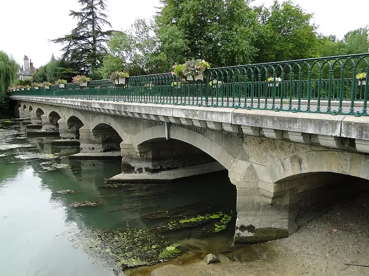 Pont-de-Ruan - week-end romantique